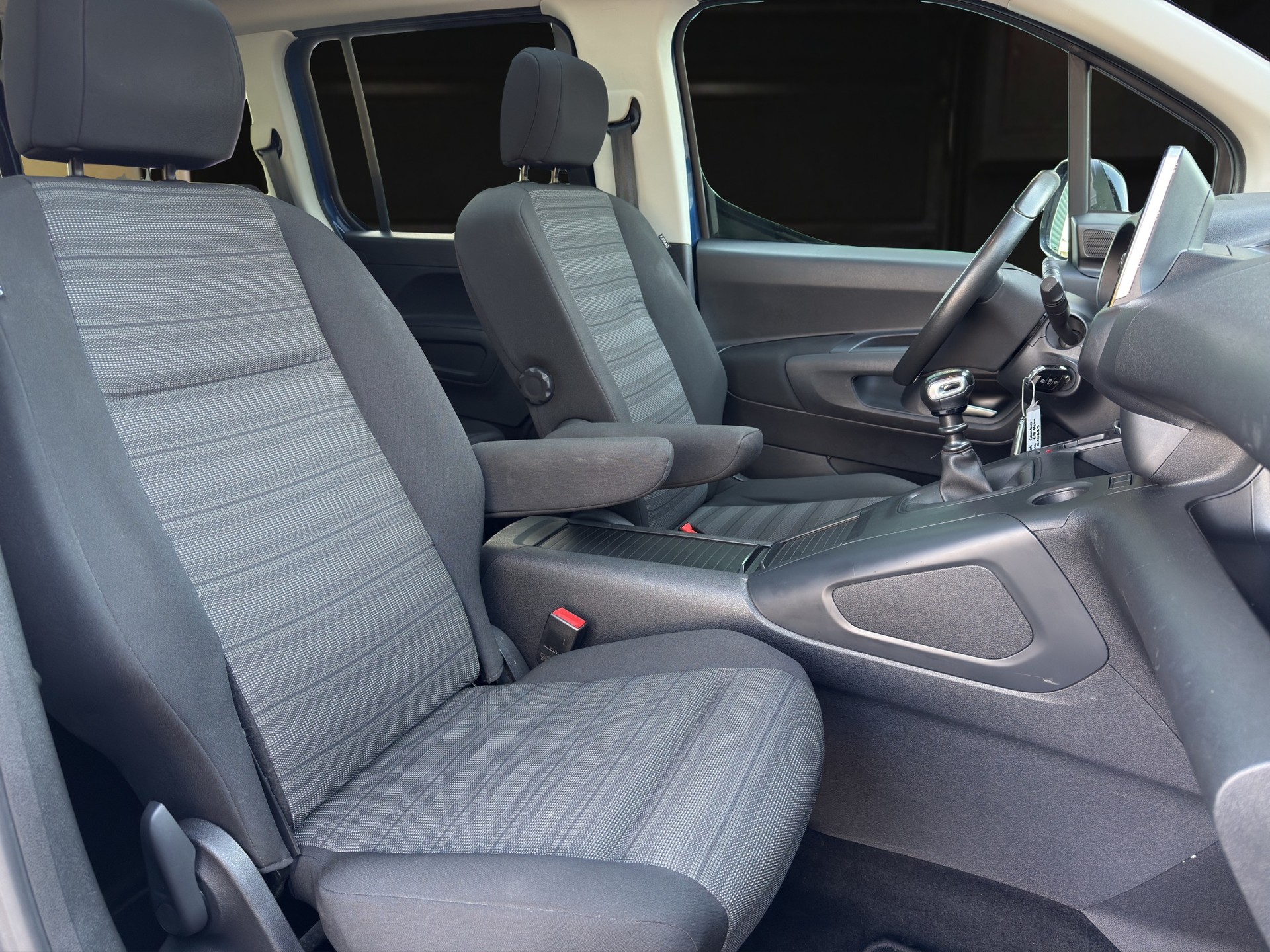 OPEL Combo Life 1.5 D Ultimate S/S-image-10