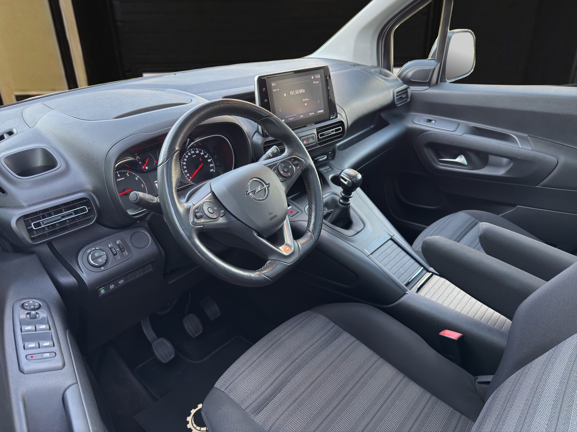 OPEL Combo Life 1.5 D Ultimate S/S-image-8