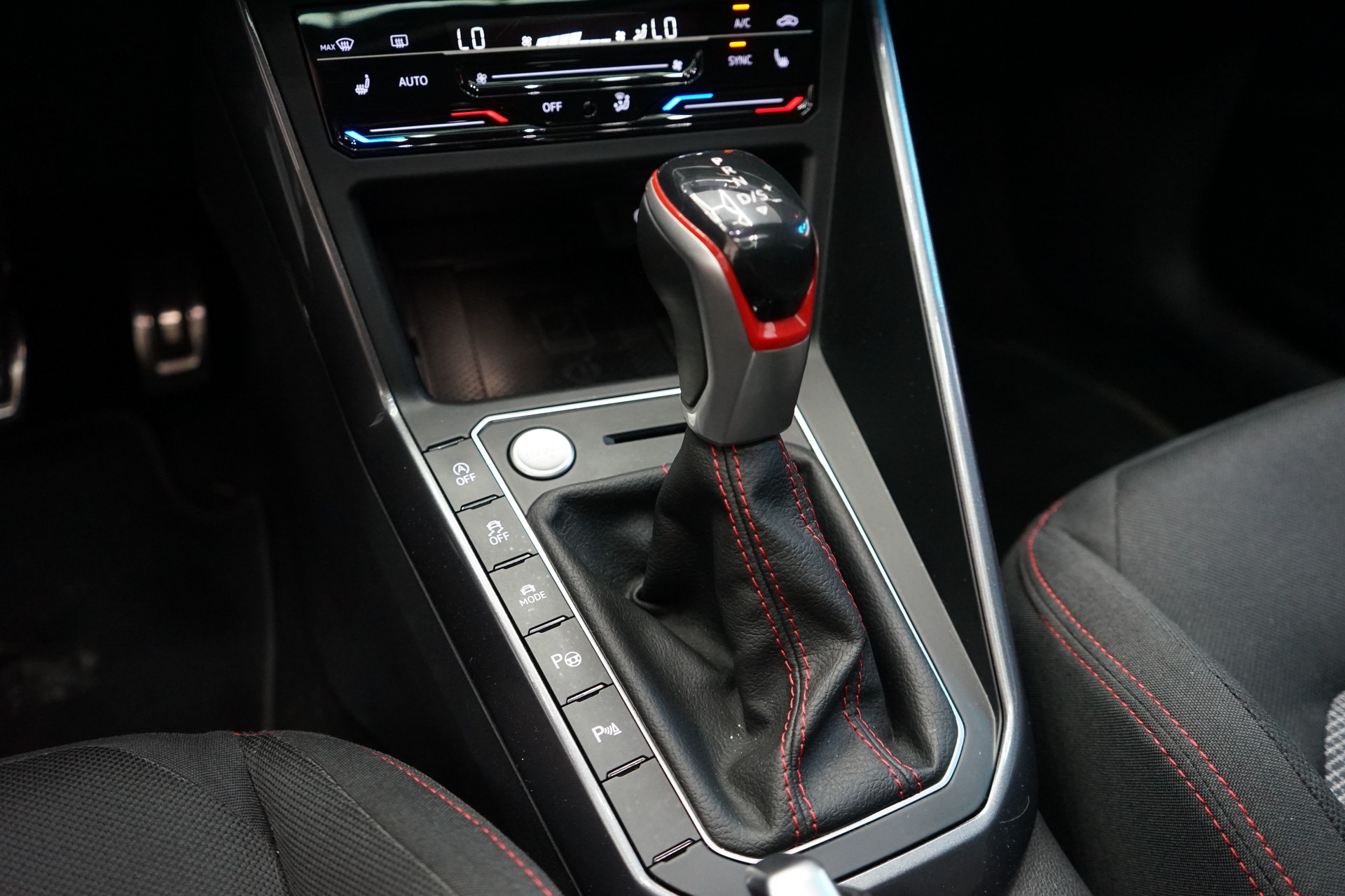 VW Polo 2.0 TSI GTI DSG-image-10