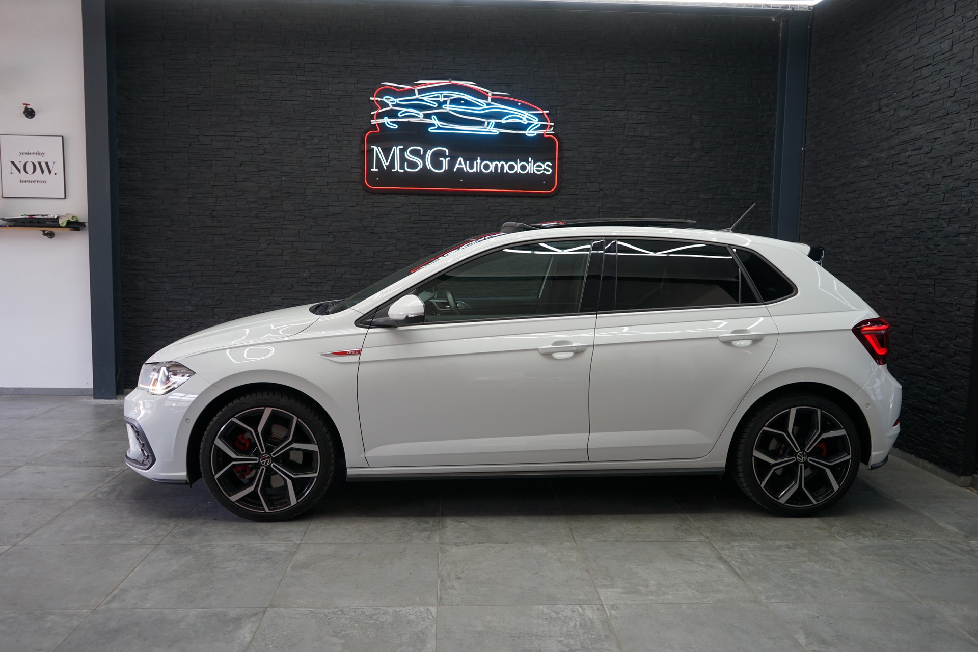 VW Polo 2.0 TSI GTI DSG-showroom-element-1