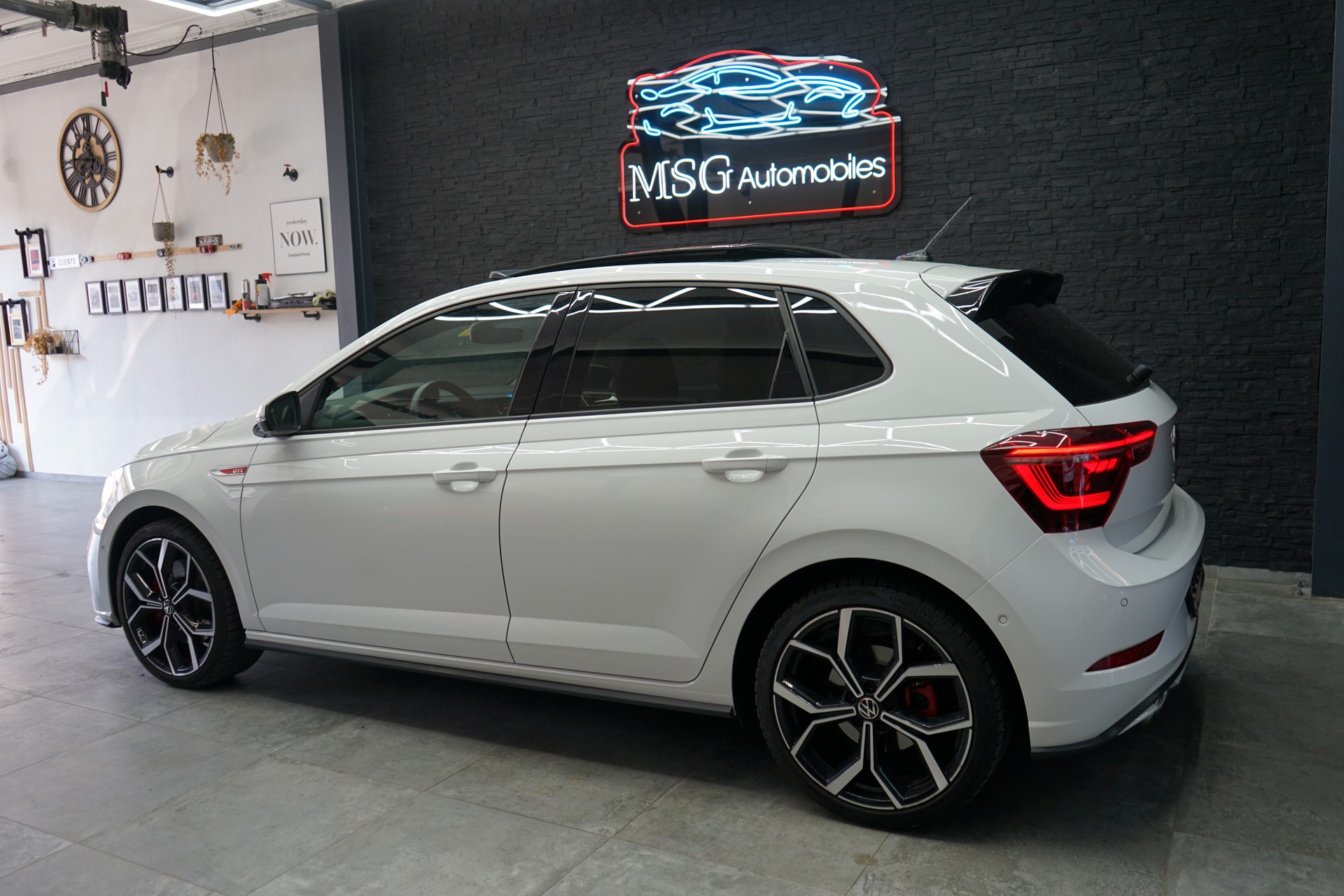 VW Polo 2.0 TSI GTI DSG-showroom-element-2