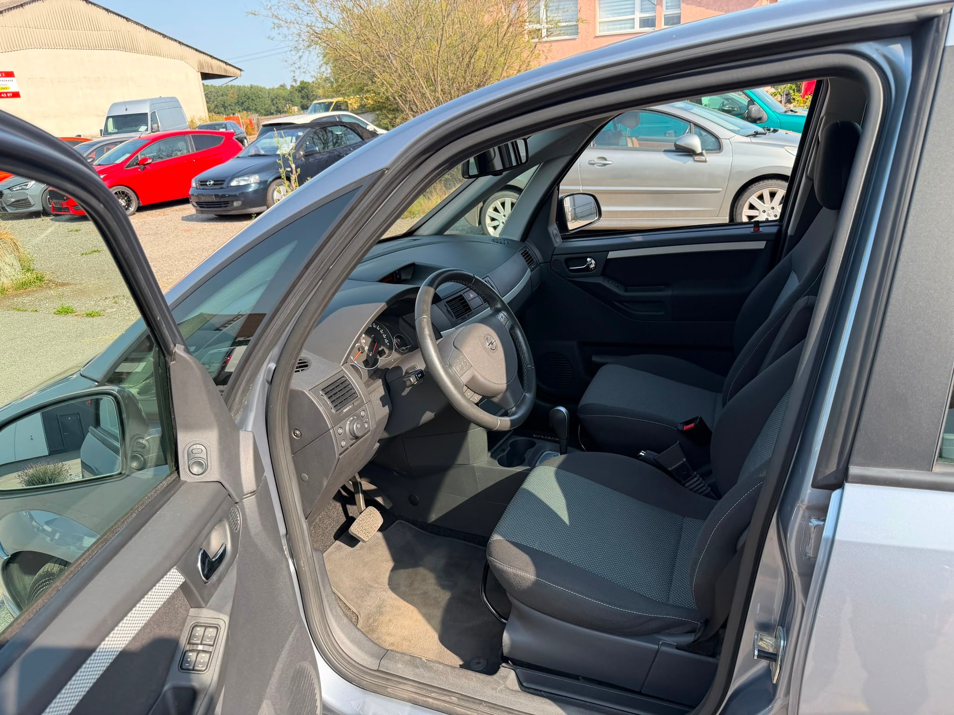 OPEL Meriva 1.8i 16V Cosmo-image-9