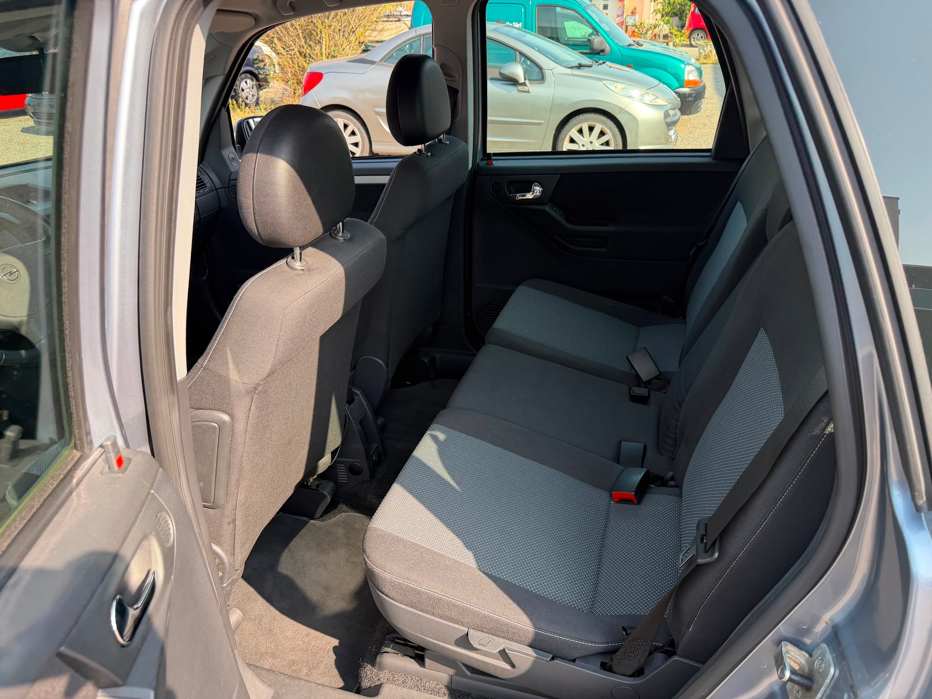 OPEL Meriva 1.8i 16V Cosmo-image-10
