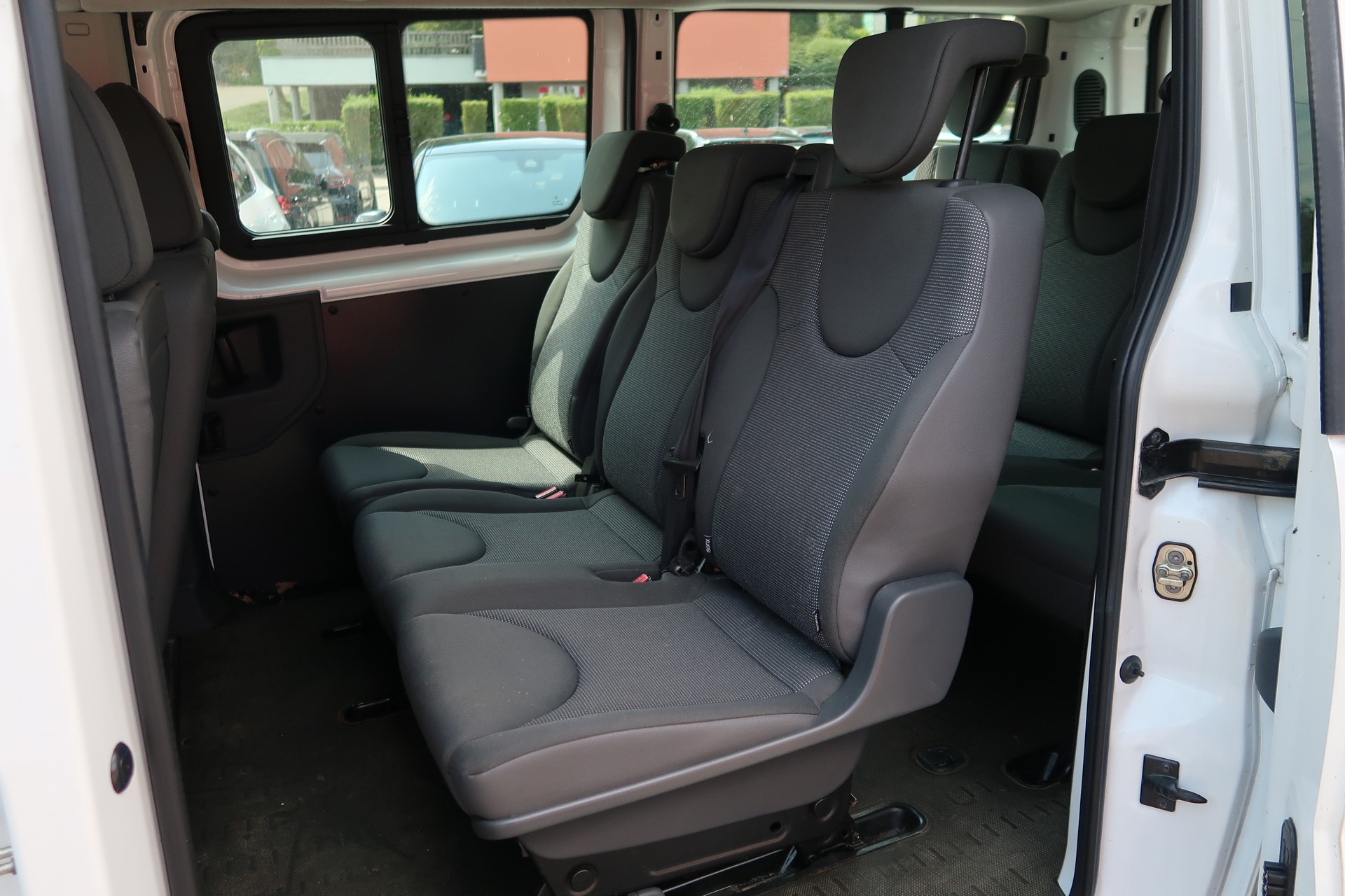 PEUGEOT Expert Tepee 2.0 HDi 9 PL Confort L2-image-10
