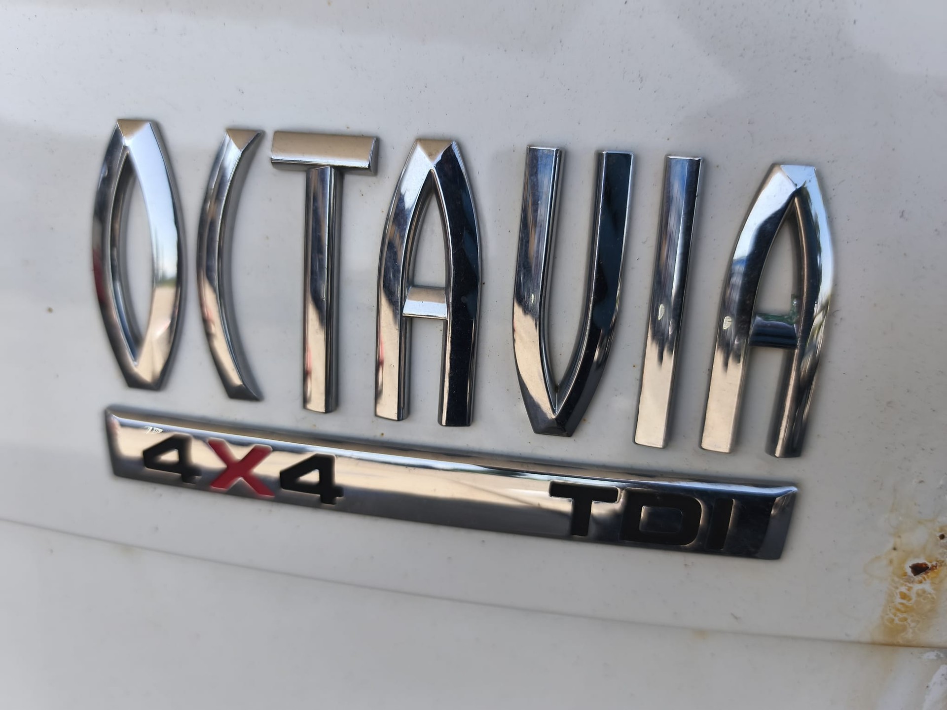 SKODA Octavia 1.9 TDI Adventure 4x4-image-17