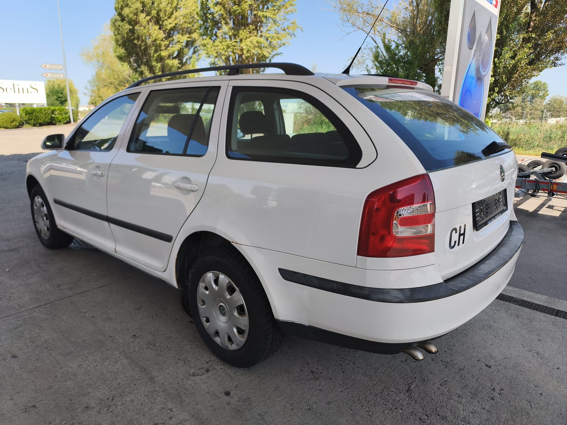 SKODA Octavia 1.9 TDI Adventure 4x4-showroom-element-2