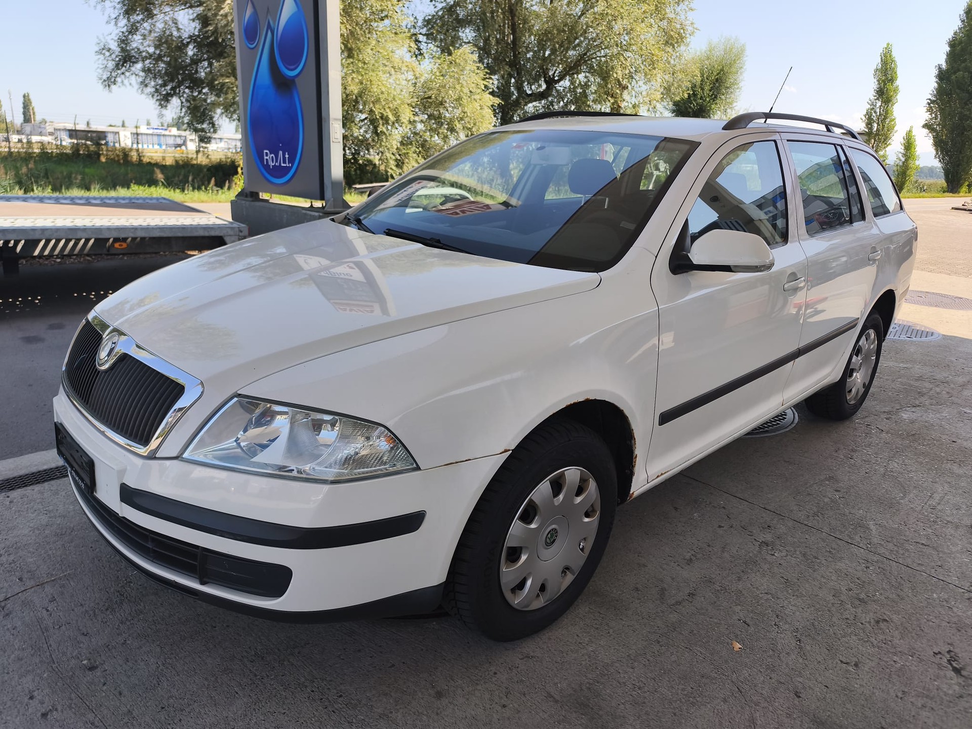 SKODA Octavia 1.9 TDI Adventure 4x4-showroom-element-1