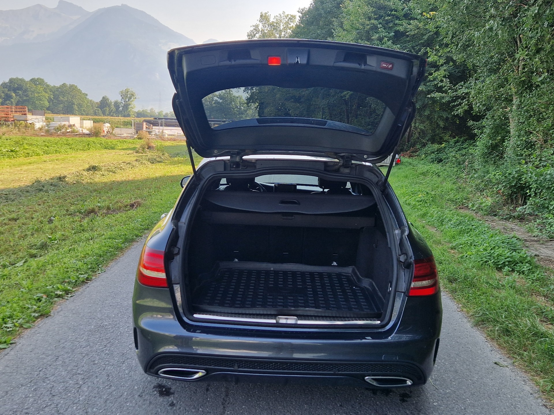 MERCEDES-BENZ C 250 BlueTEC AMG Line 4Matic 7G-Tronic-image-6