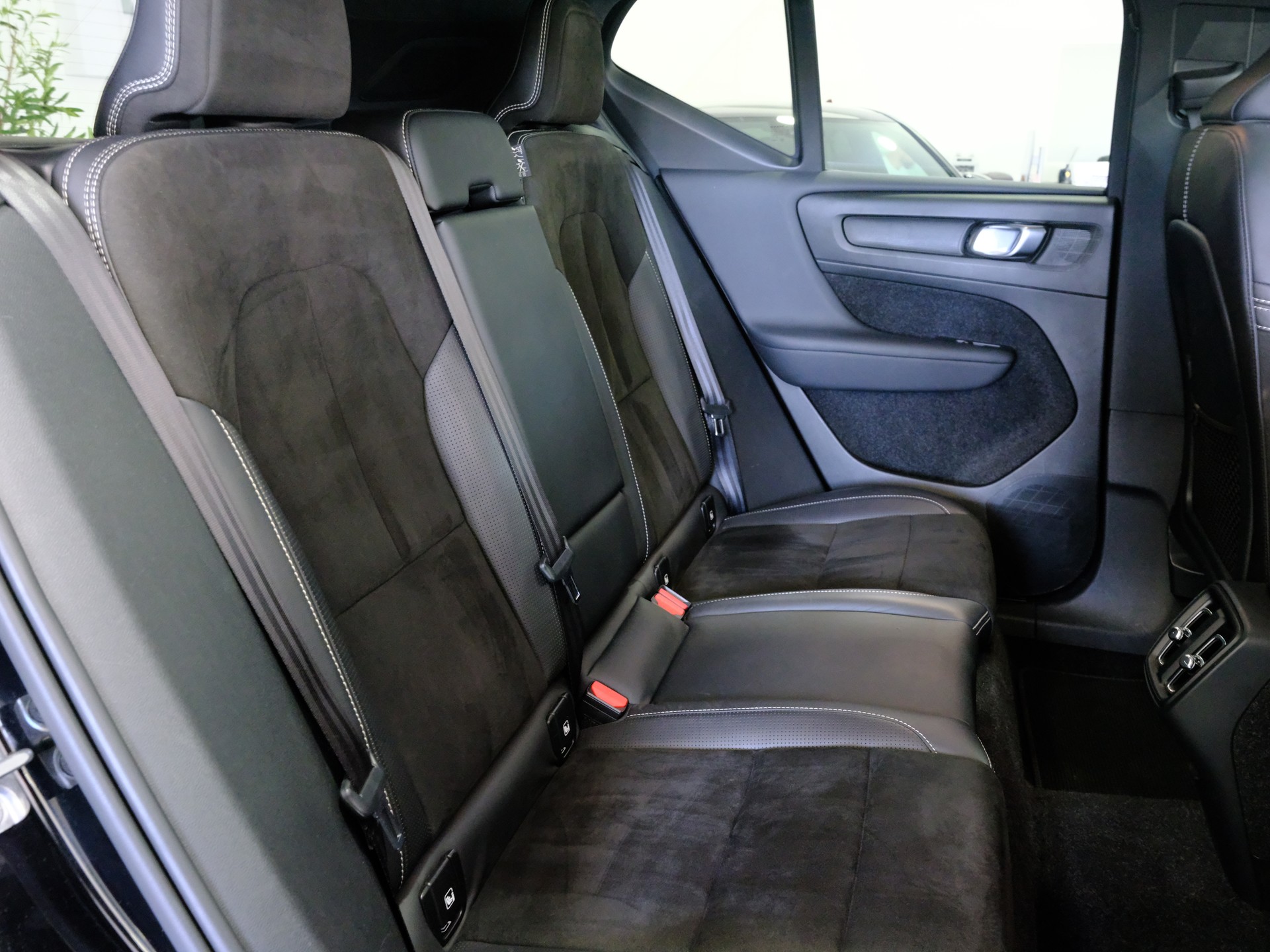 VOLVO XC40 T5 AWD R-Design Geartronic-image-15