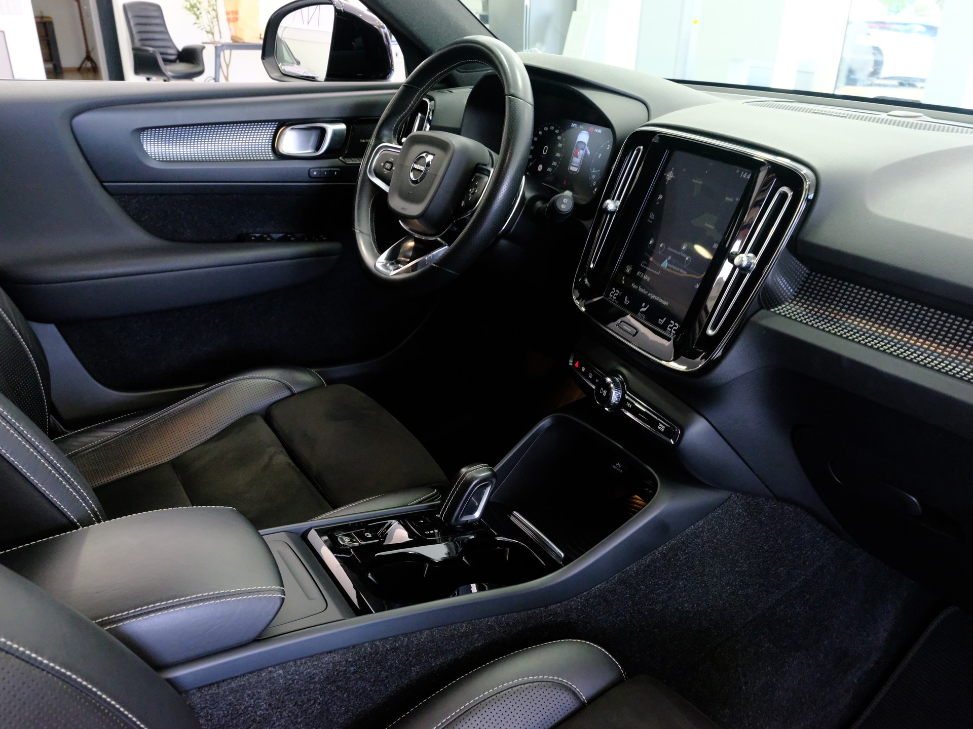 VOLVO XC40 T5 AWD R-Design Geartronic-image-13