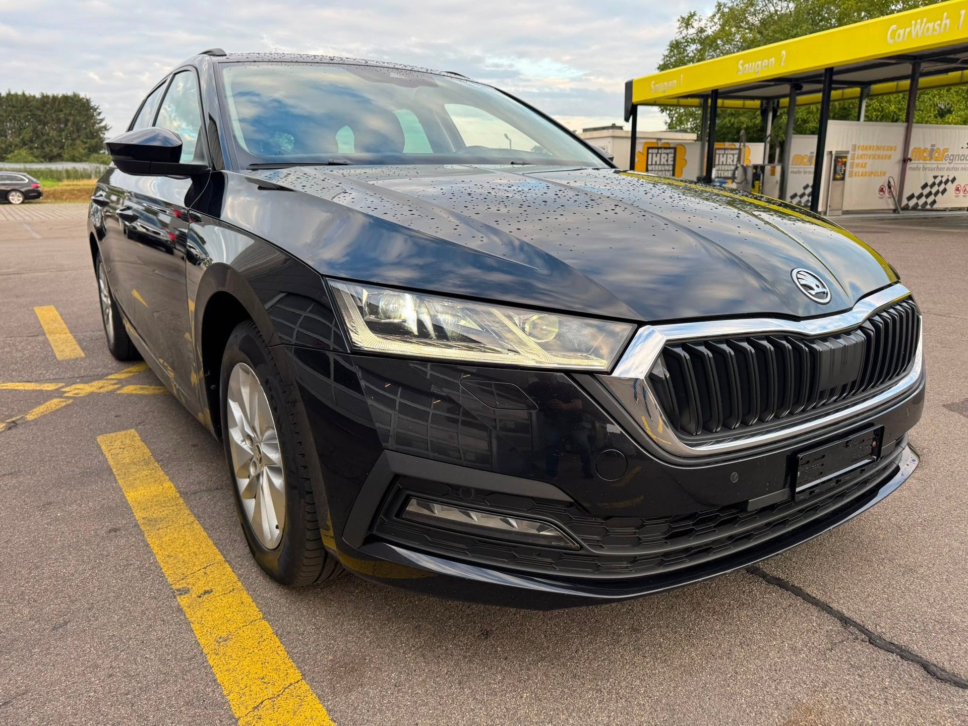SKODA Octavia Combi 2.0 TDI DSG Ambition 4x4-image-2
