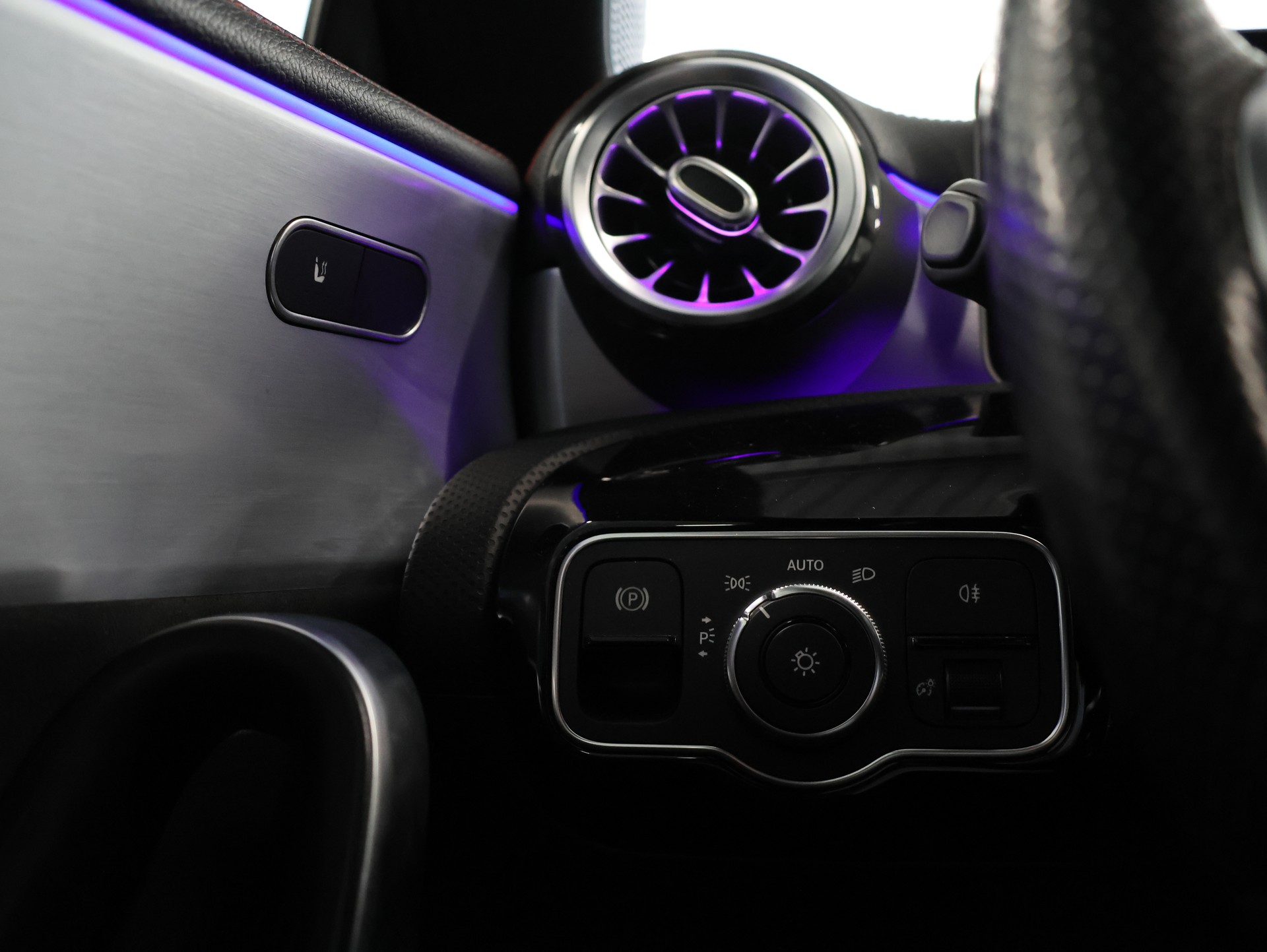 MERCEDES-BENZ CLA 220 AMG Line 7G-DCT *NIGHT-PAKET*-image-19