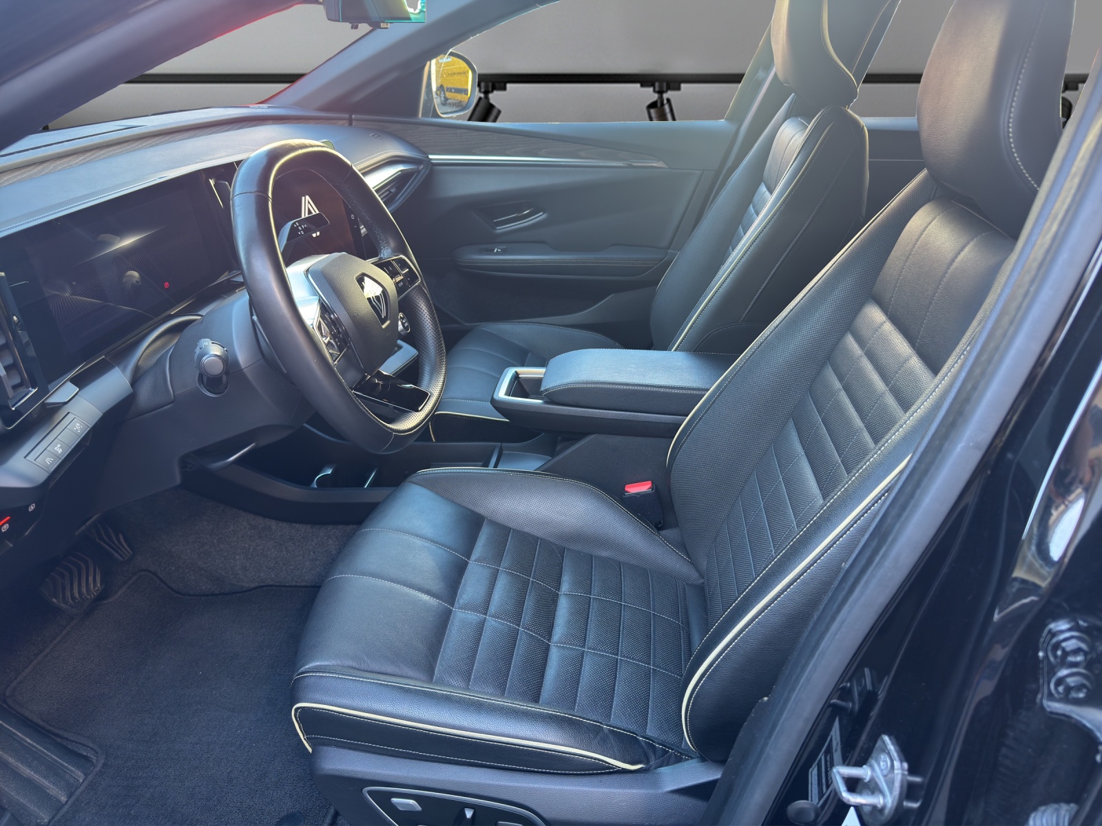 RENAULT Mégane E-TECH EV60 Iconic-image-5