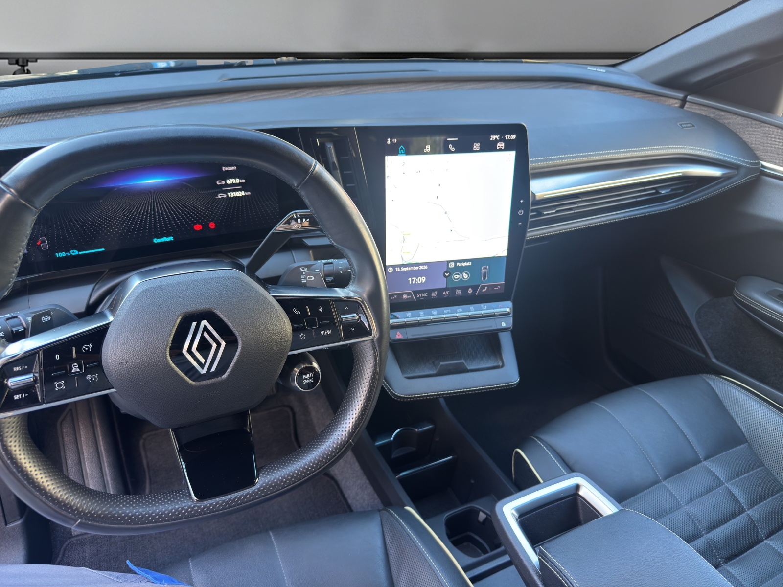 RENAULT Mégane E-TECH EV60 Iconic-image-8