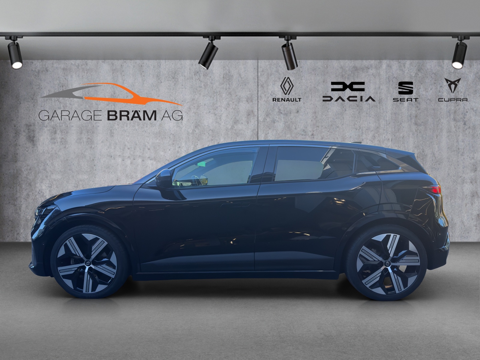 RENAULT Mégane E-TECH EV60 Iconic-showroom-element-2