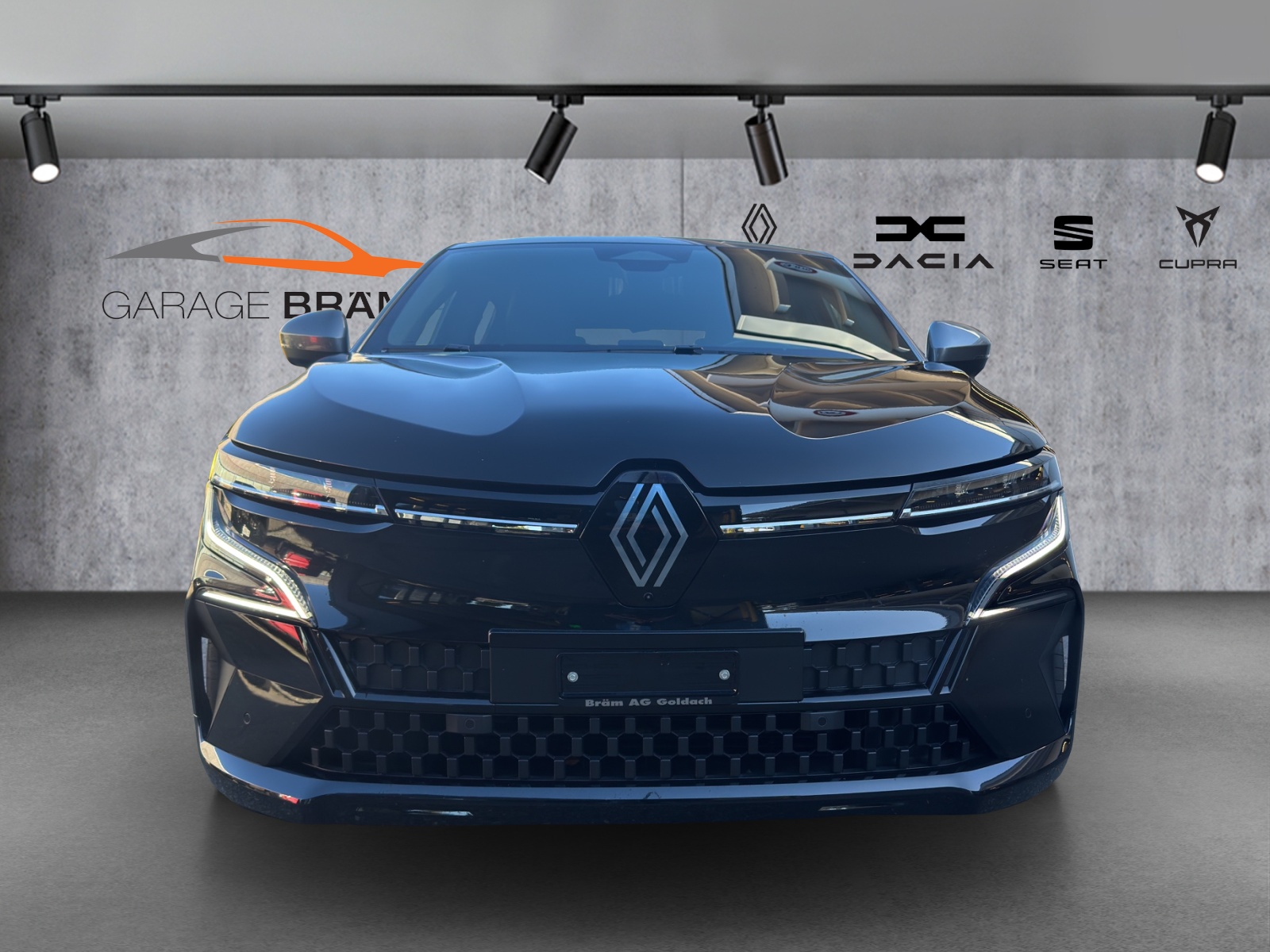 RENAULT Mégane E-TECH EV60 Iconic-showroom-element-1