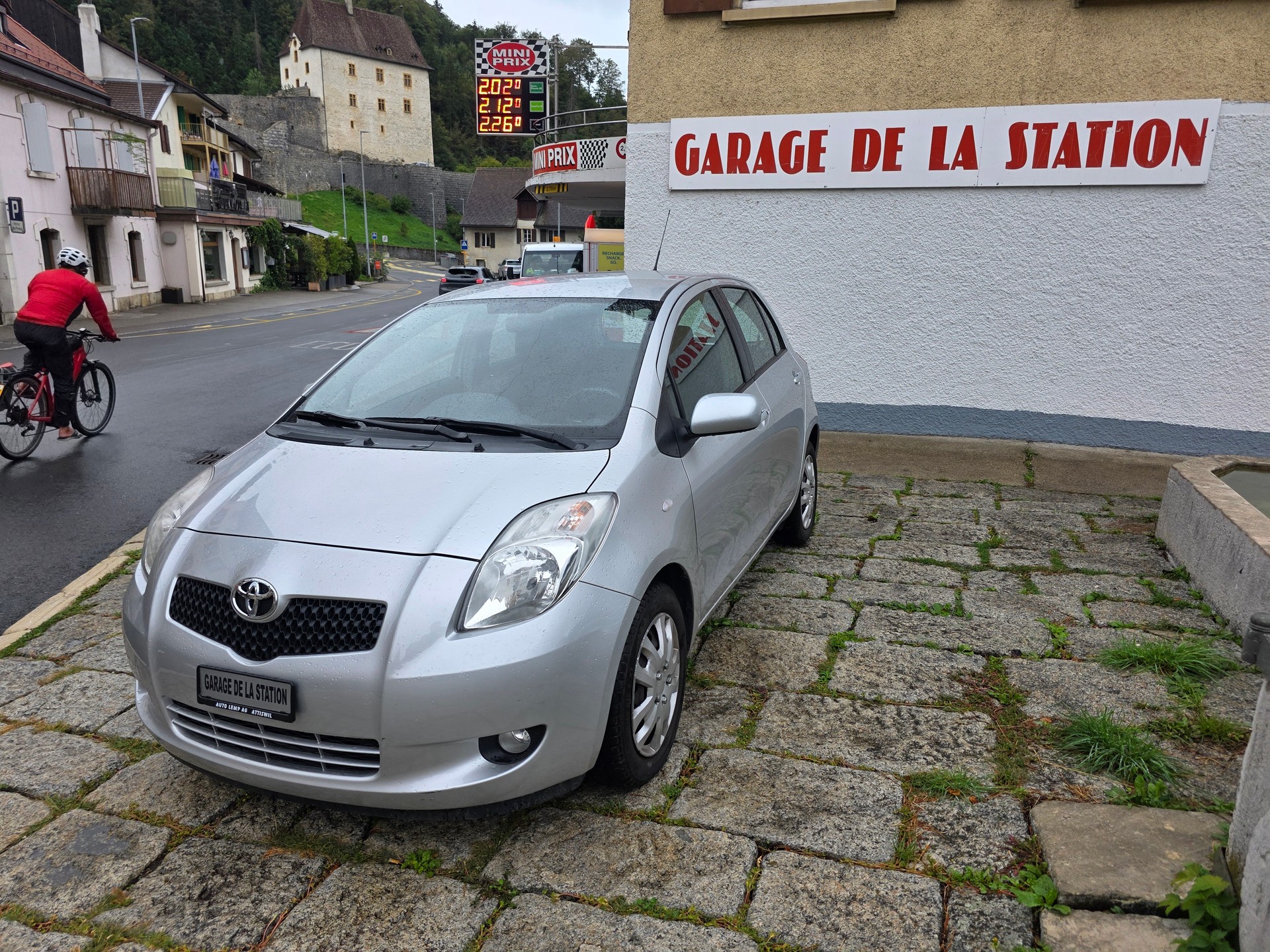 TOYOTA Yaris 1.3 Linea Sol