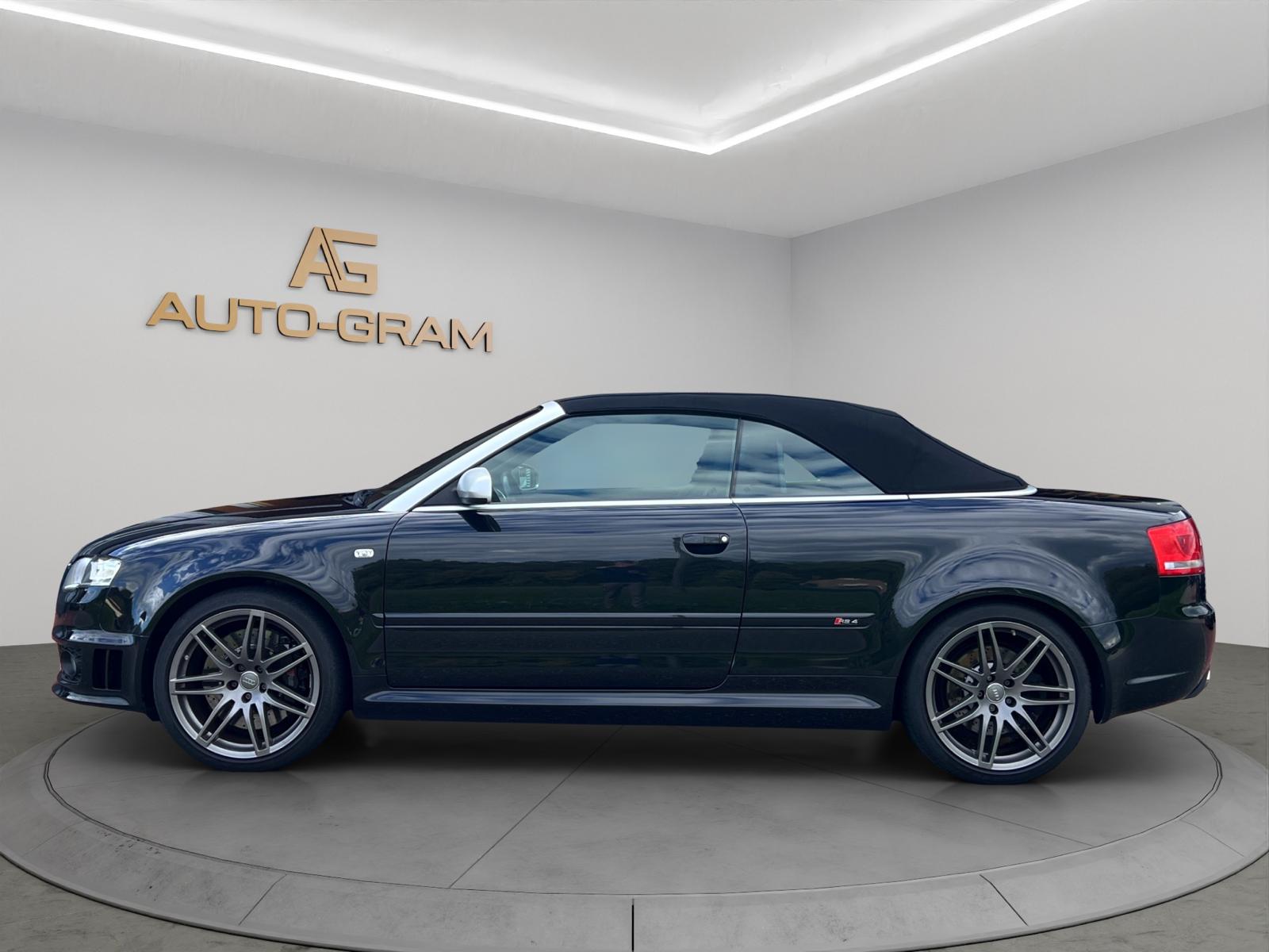 AUDI RS4 Cabriolet 4.2 V8 quattro-showroom-element-1