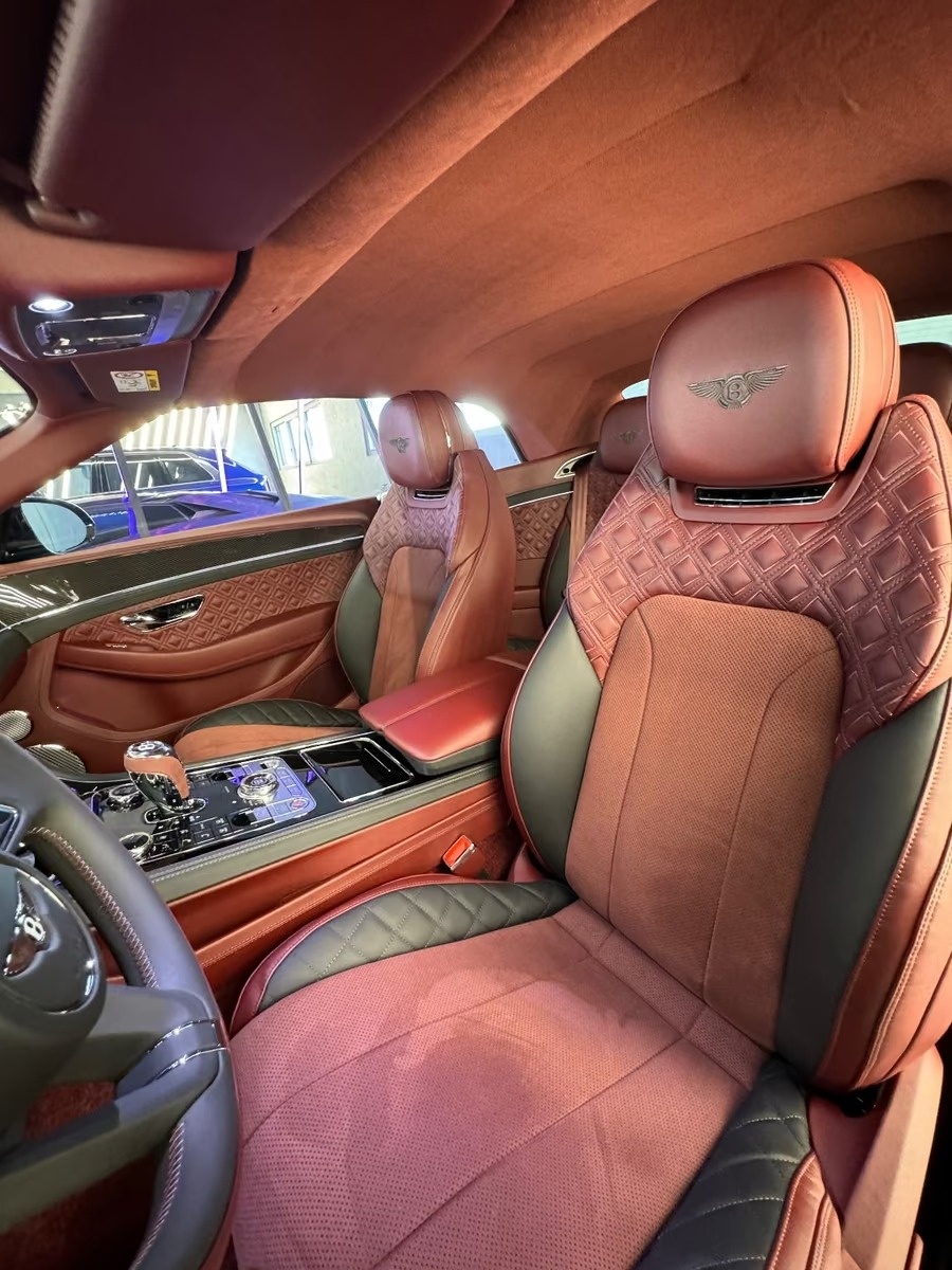 BENTLEY Continental GTC 4.0 V8 Mulliner-image-14