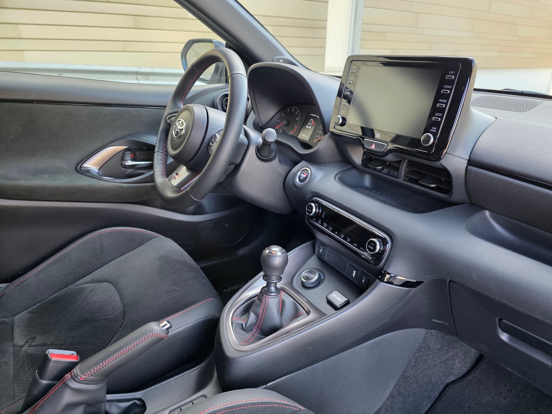 TOYOTA Yaris 1.6 GR Sport WRC EDITION-image-21