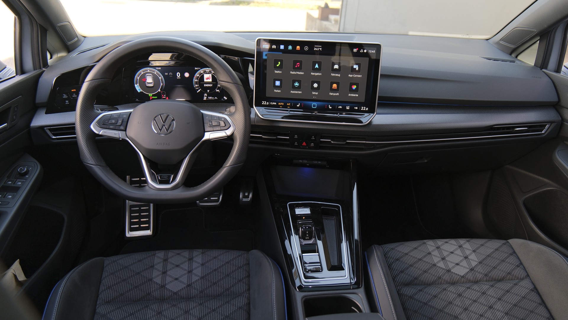 VW Golf 1.5 e TSI mHEV R-Line DSG " Black Style "-image-19