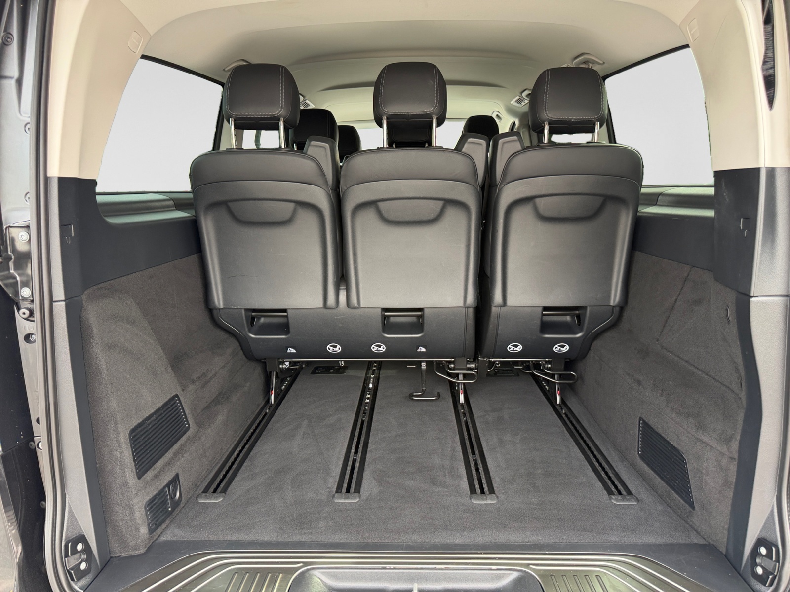 MERCEDES-BENZ V 300 d extralang Avantgarde 4Matic 9G-Tronic-image-18