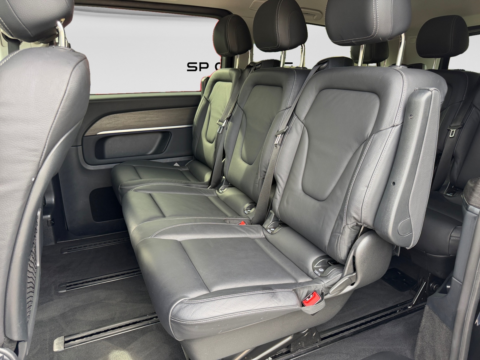 MERCEDES-BENZ V 300 d extralang Avantgarde 4Matic 9G-Tronic-image-15
