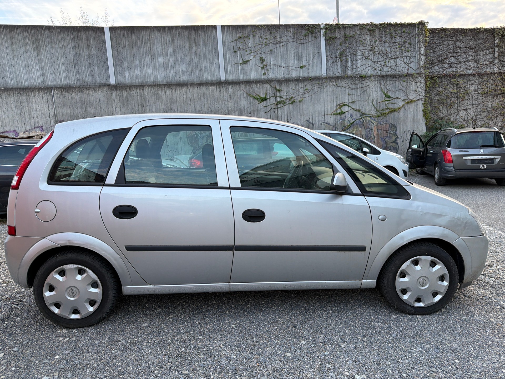 OPEL Meriva 1.8i 16V Essentia-image-3