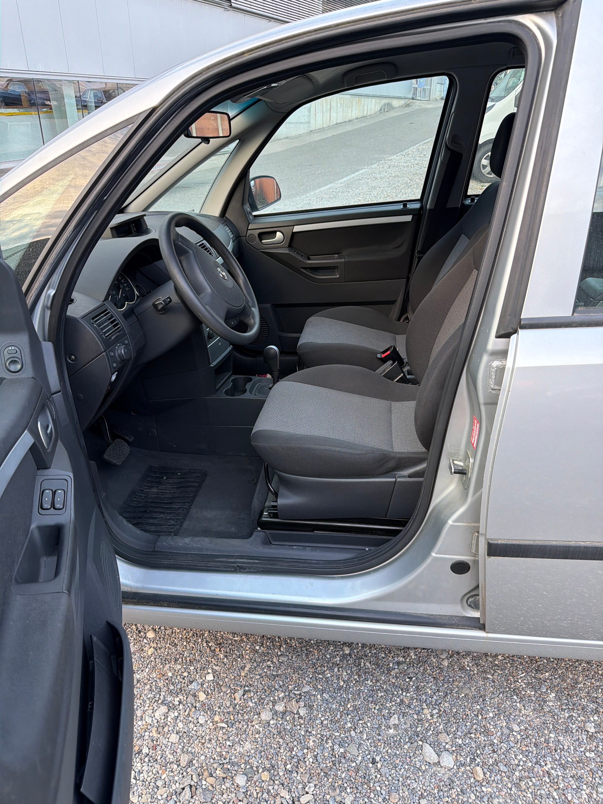 OPEL Meriva 1.8i 16V Essentia-image-7
