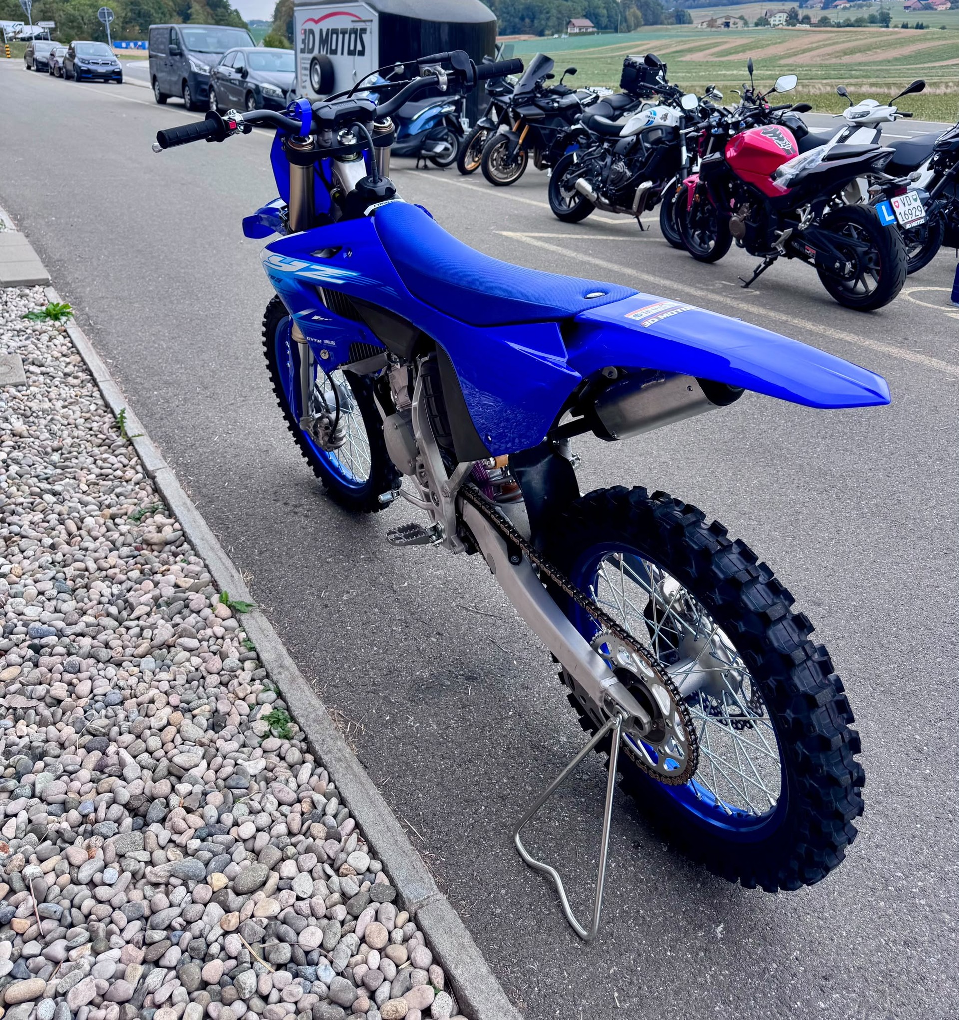 YAMAHA YZ 125-image-9