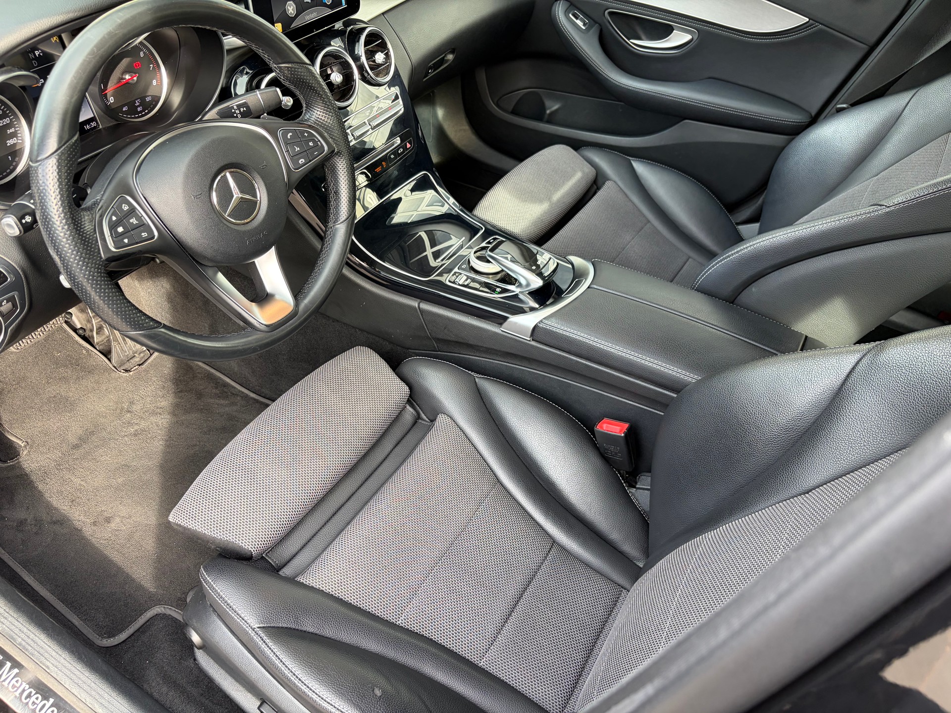 MERCEDES-BENZ C 180 7G-Tronic-image-14