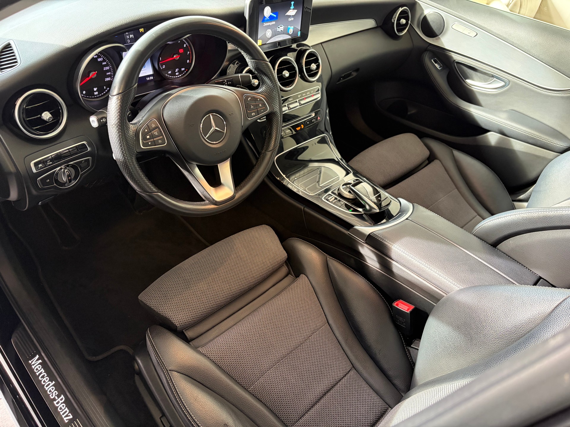 MERCEDES-BENZ C 180 7G-Tronic-image-13