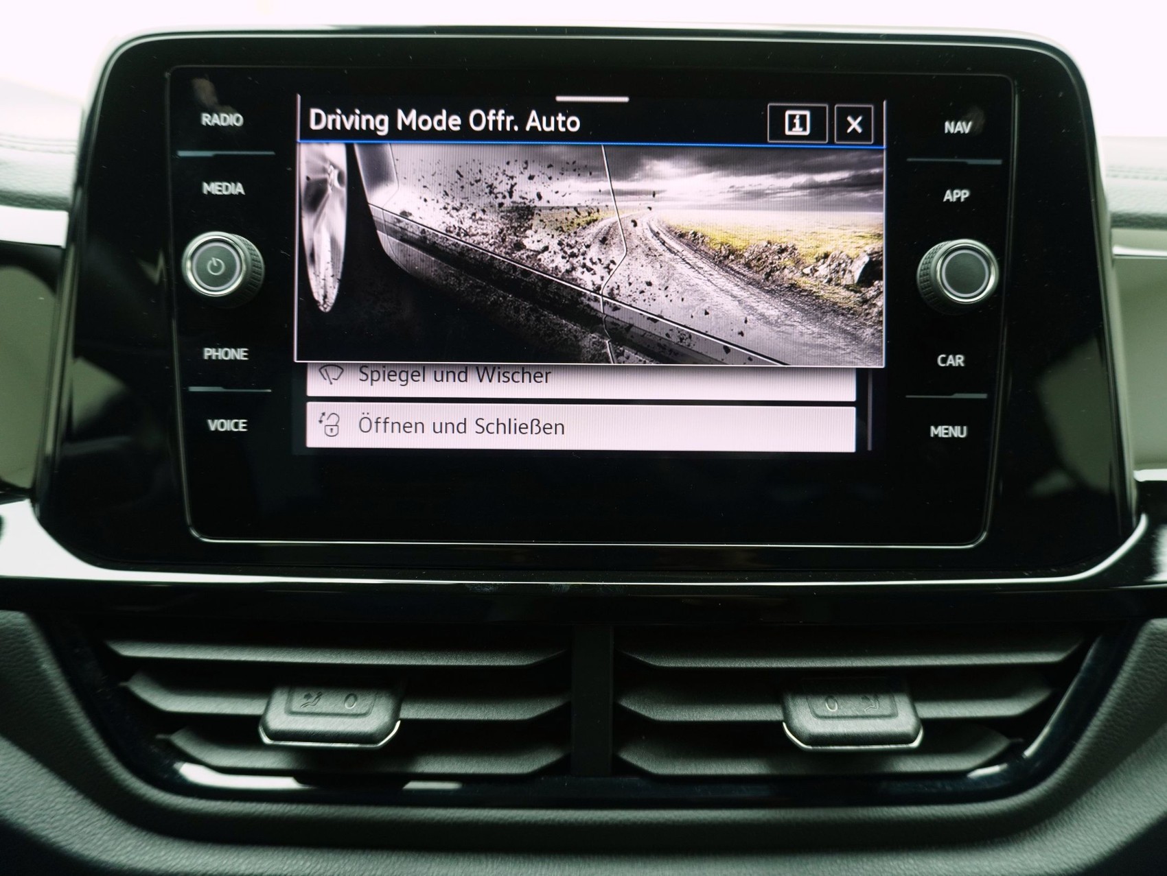 VW T-Roc 2.0 TSI DSG R Black Style 4Motion-image-19