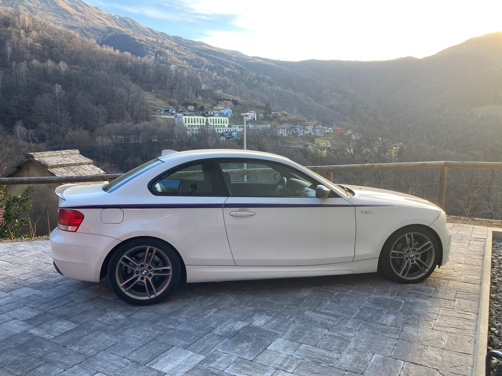 BMW 135i Coupé-image-2