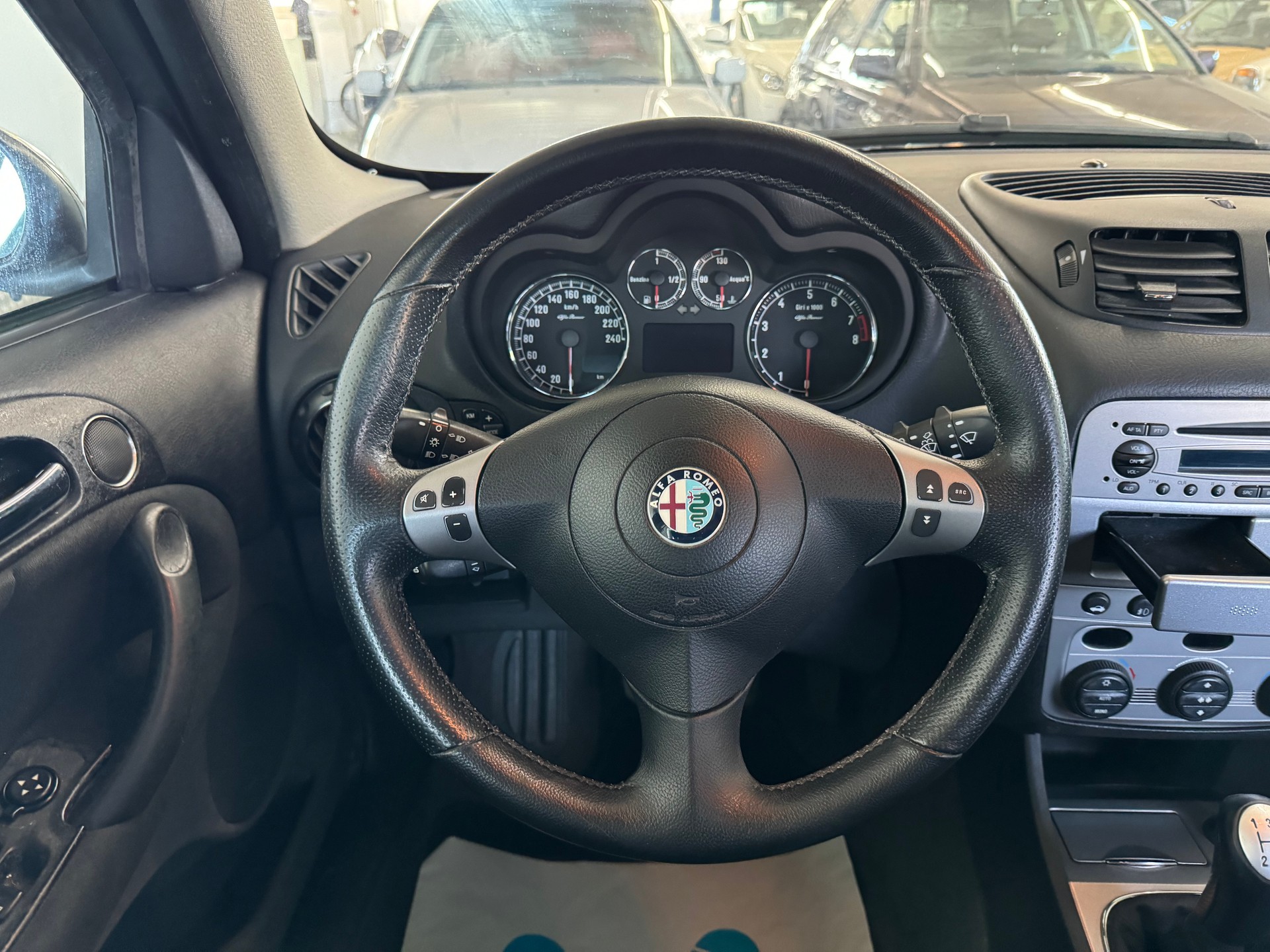 ALFA ROMEO 147 1.6 TS 16V Distinctive-image-14