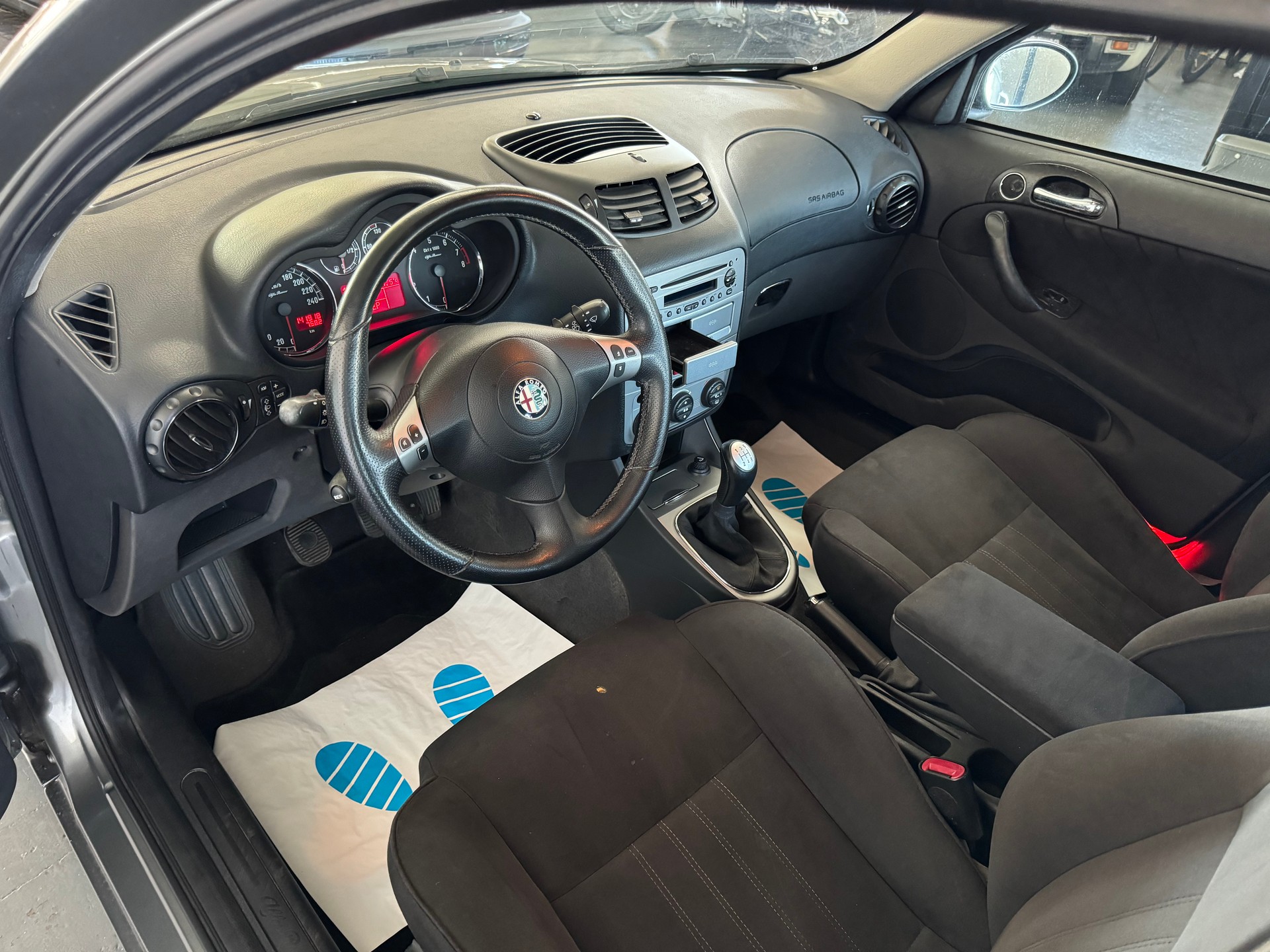 ALFA ROMEO 147 1.6 TS 16V Distinctive-image-10