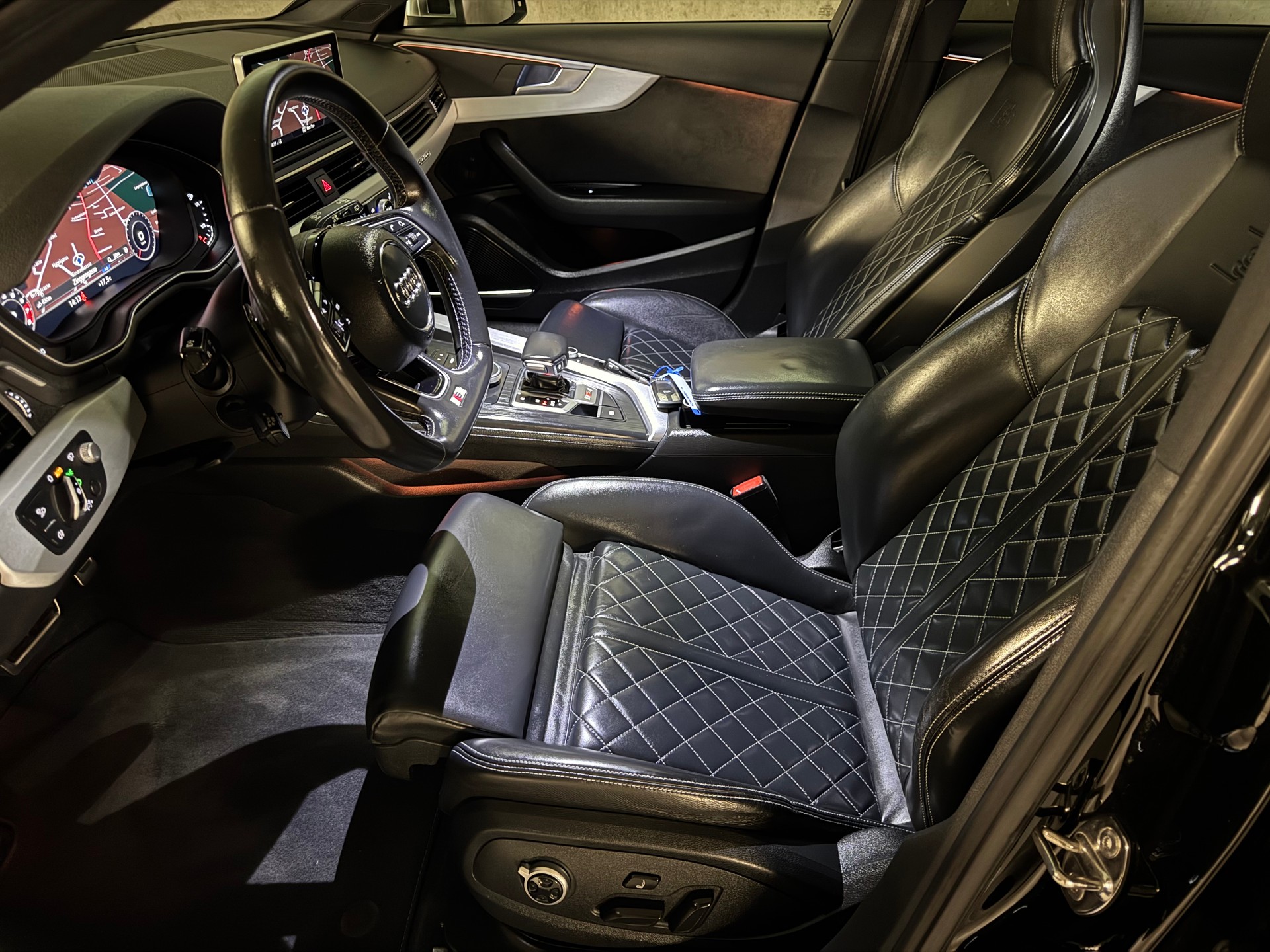 AUDI S4 Avant 3.0 TFSI quattro tiptronic-image-21