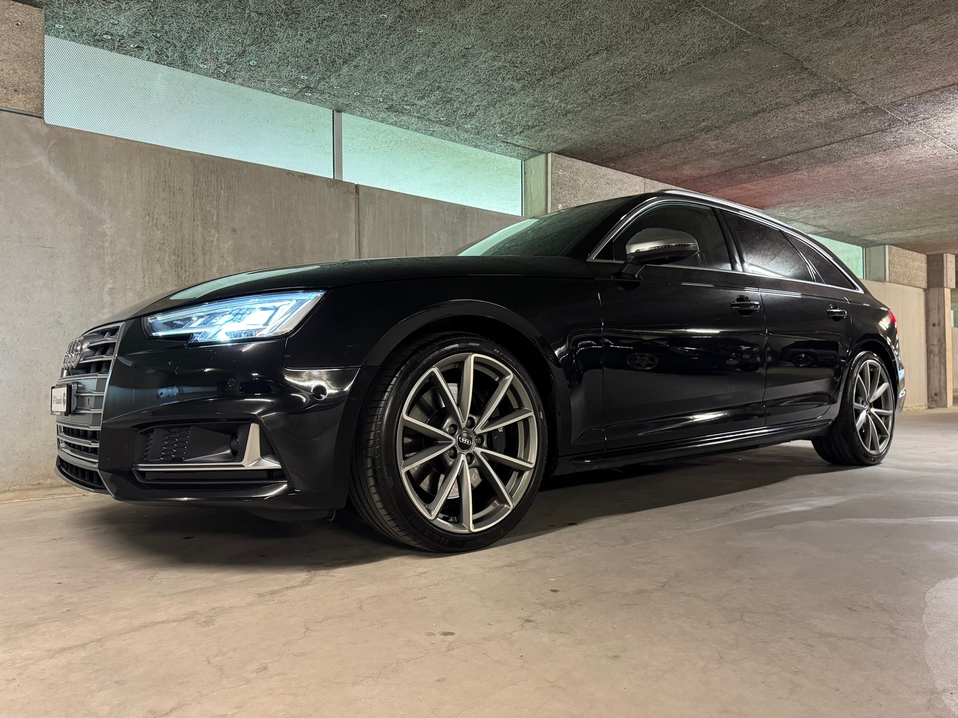 AUDI S4 Avant 3.0 TFSI quattro tiptronic-image-8