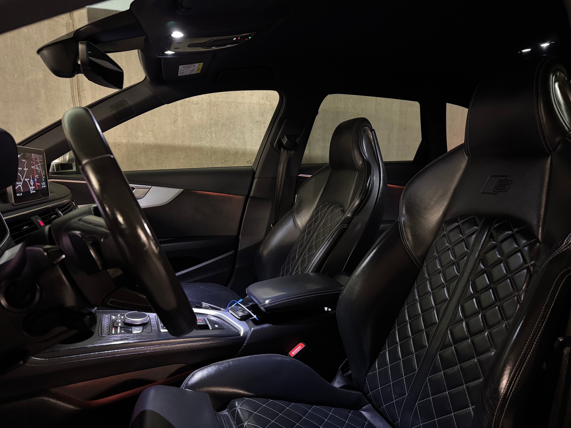 AUDI S4 Avant 3.0 TFSI quattro tiptronic-image-24