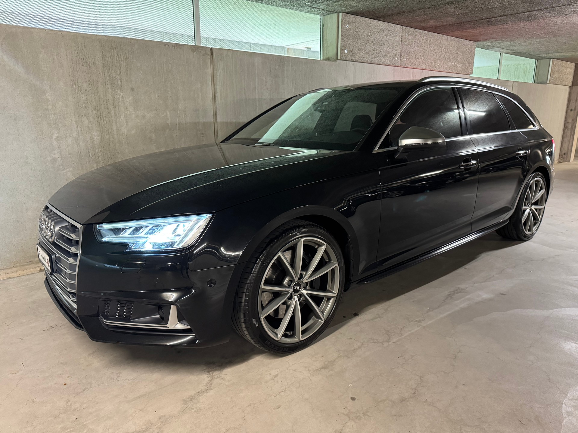 AUDI S4 Avant 3.0 TFSI quattro tiptronic-image-7