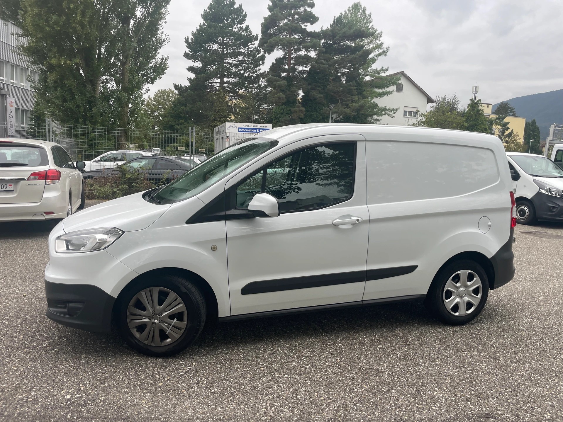 FORD Transit Courier Van 1.0 EcoBoost Trend * 02x Sitzplätze ** Klimaanlage ** 02x Airbeg ** Frisch Ab MFK-image-8