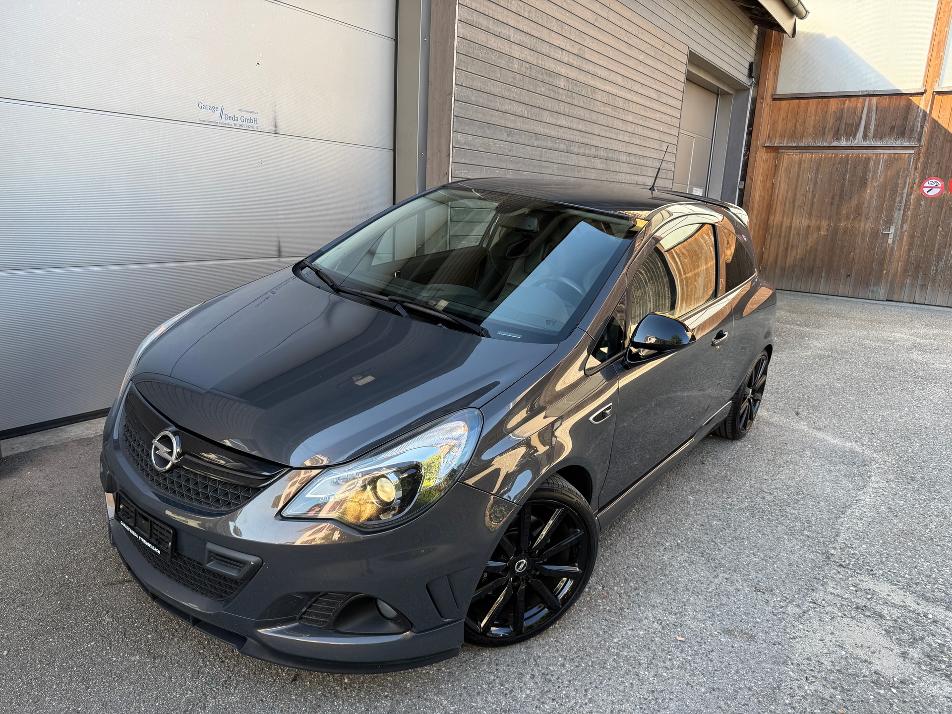 OPEL Corsa 1.6 Turbo OPC Nürburgring Edition-image-1