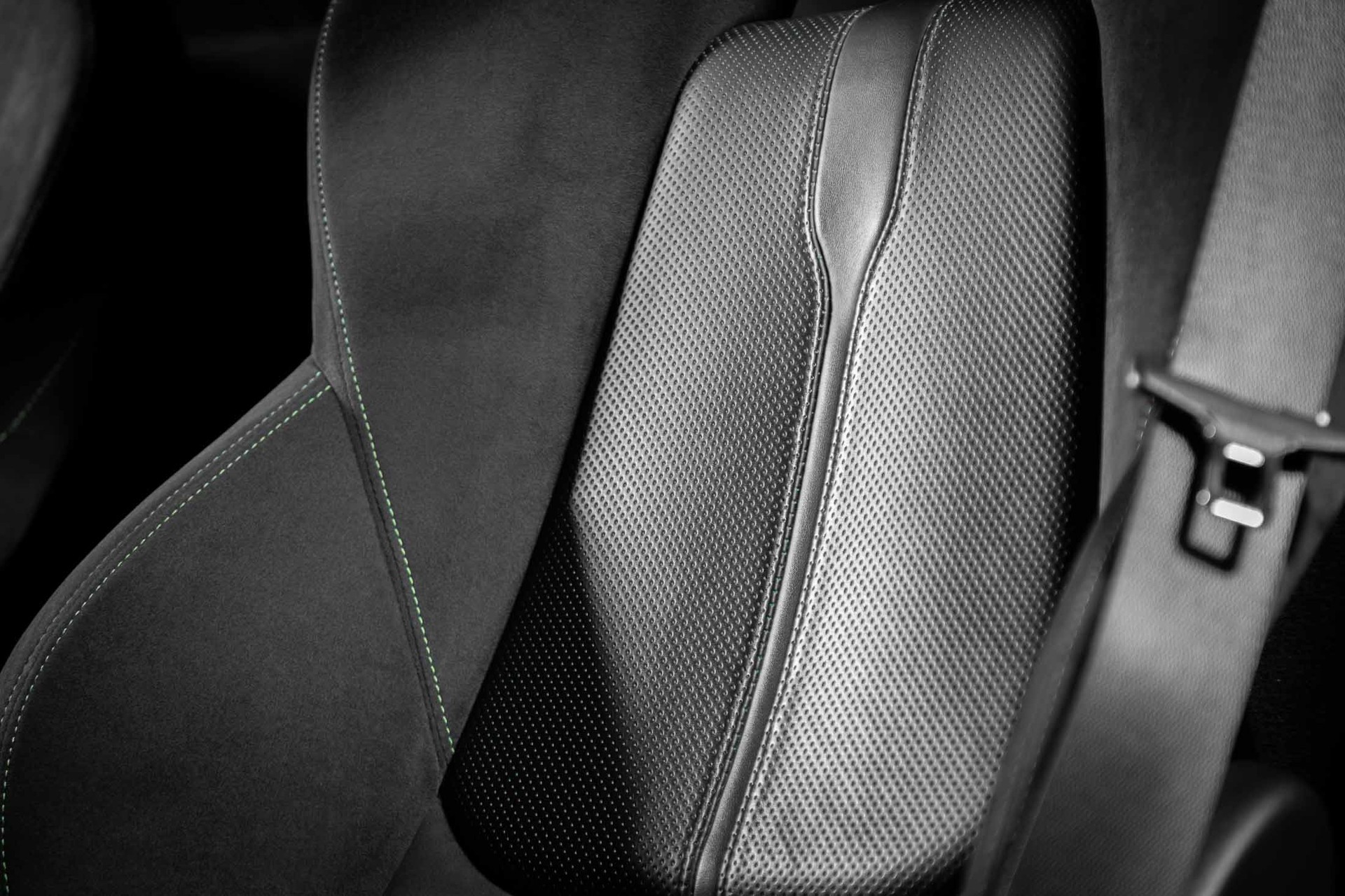 McLAREN 570S Coupé 3.8 V8 SSG-image-25
