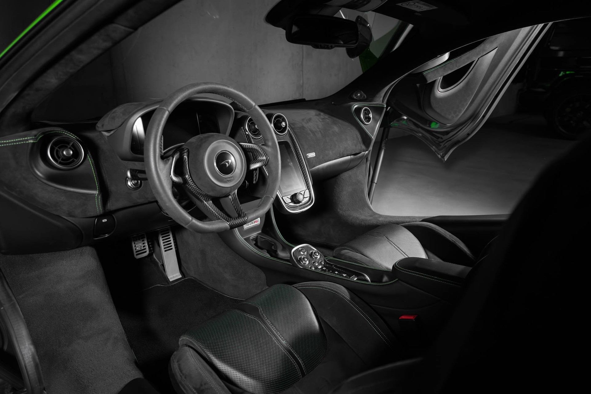 McLAREN 570S Coupé 3.8 V8 SSG-image-18