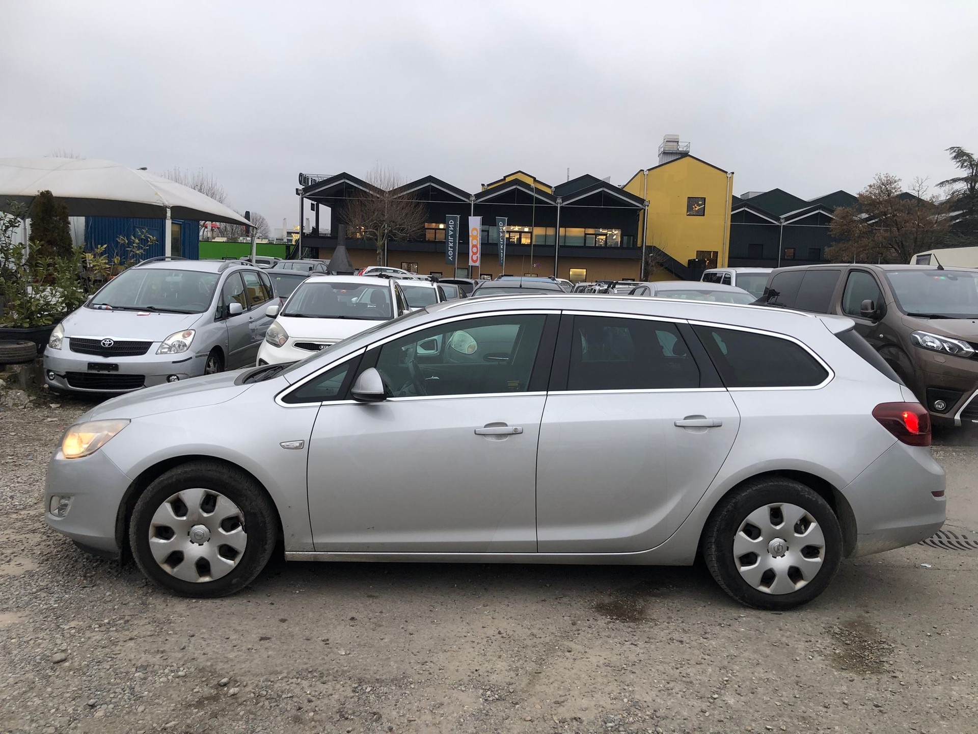 OPEL Astra SportsTourer 1.4i 16V Turbo Sport Automatic-image-2