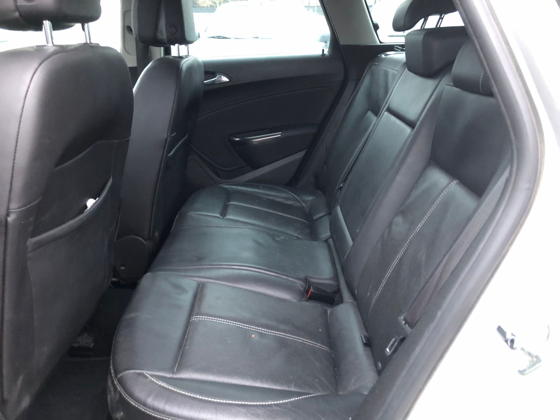 OPEL Astra SportsTourer 1.4i 16V Turbo Sport Automatic-image-15