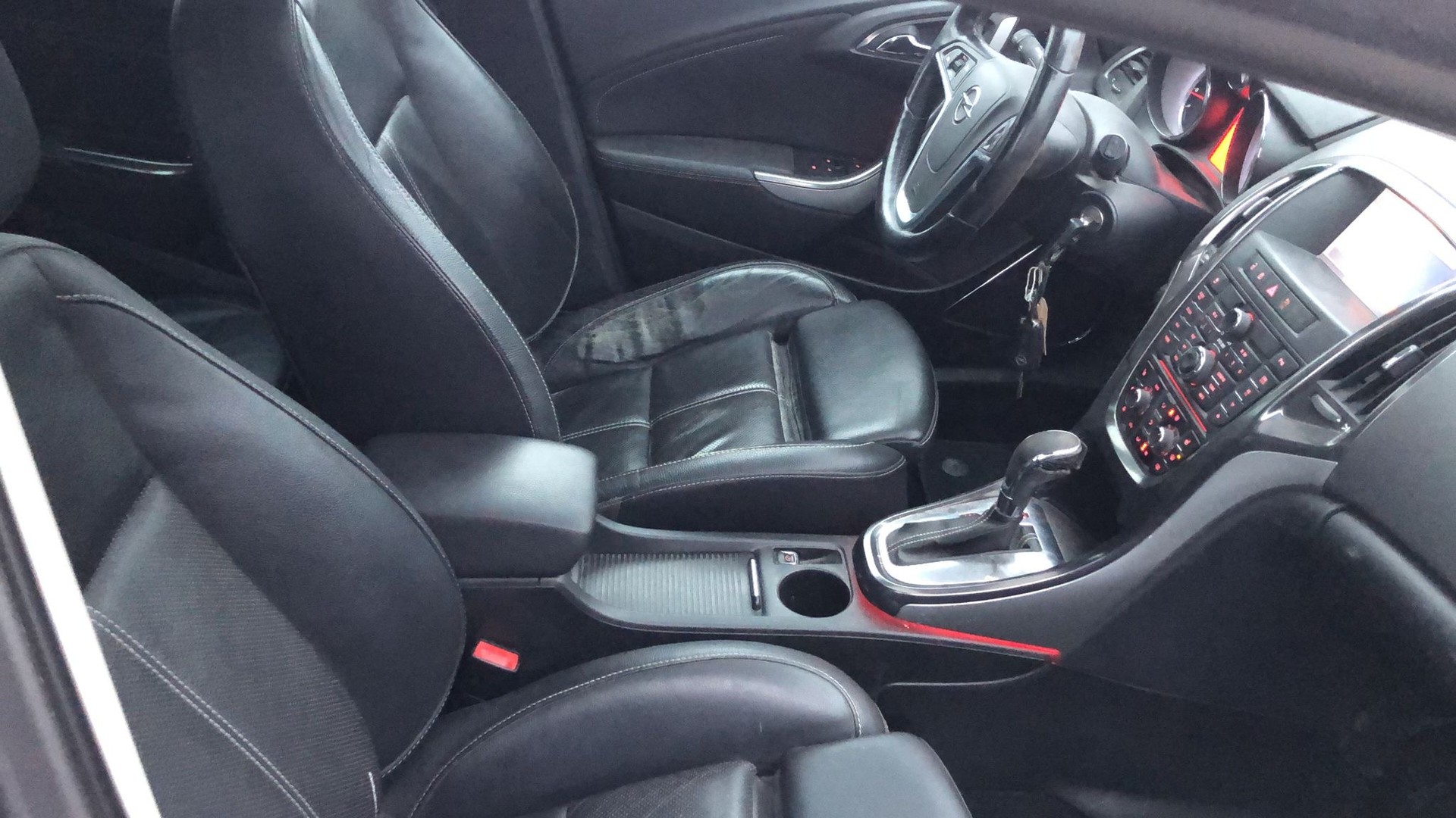 OPEL Astra SportsTourer 1.4i 16V Turbo Sport Automatic-image-11