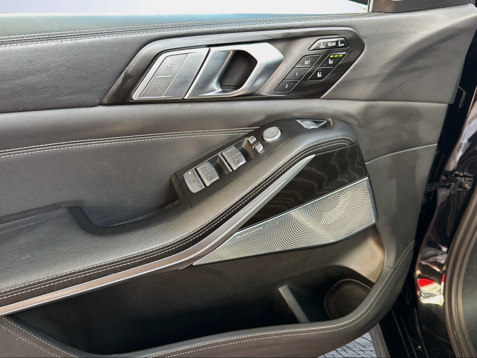 BMW X7 xDrive 48V 40d Steptronic-image-18