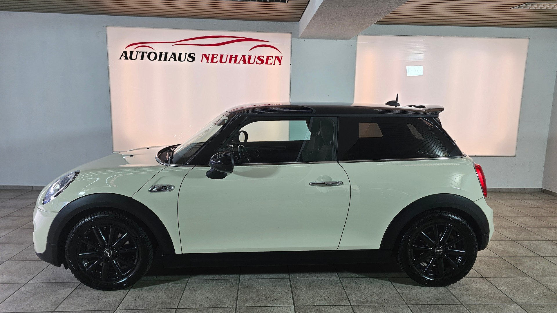 MINI Cooper S, FAHRZEUG IN EINEM TOP ZUSTAND, KLEINER STADTFLITZER, FRISCH AB MFK, 8-FACH BEREIFT-showroom-element-3