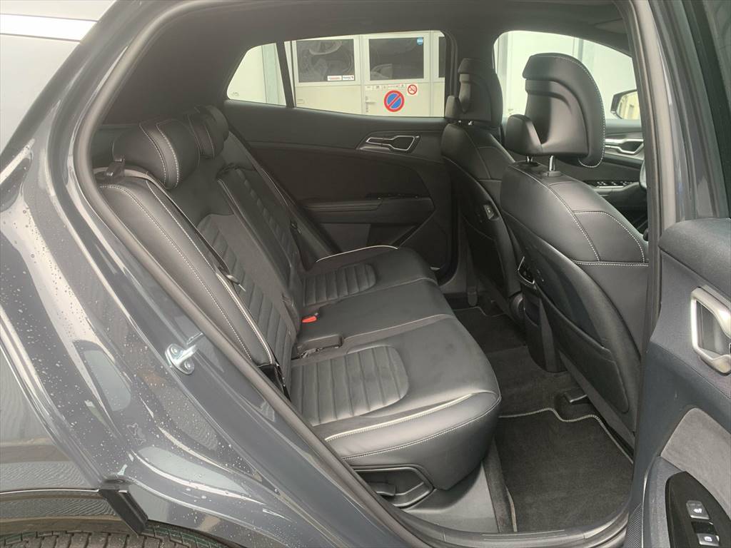 KIA Sportage 1.6 T-GDi MHEV DCT 4x4 GT-Line-image-6